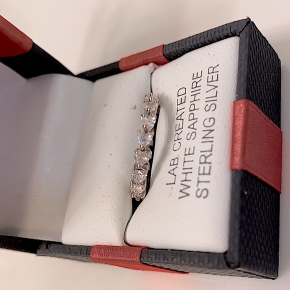 Stunning Silver Ring With Heart CZ’s All The Way Around - Picture 3 of 15